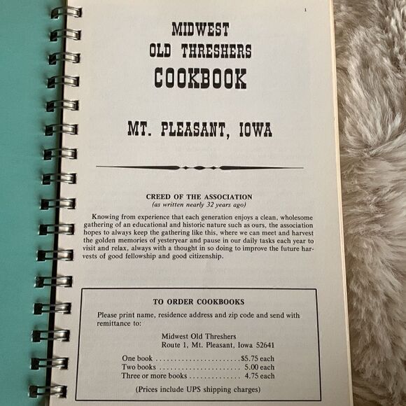 Midwest Old Threshers Vintage Cookbook 1982 Mt. Pleasant, Iowa‎ - Picture 2 of 6